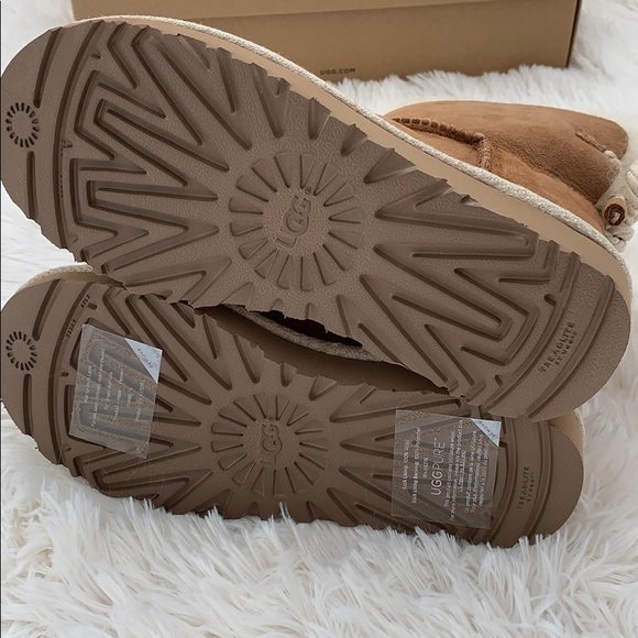 UGG Selene genuine shearling Boots ( women’s ) - Picture 6 of 8